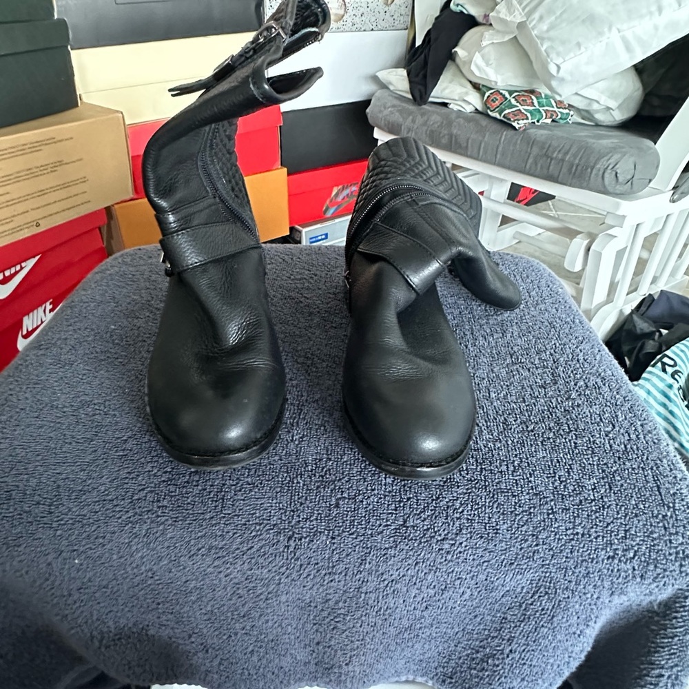 Vince Camuto Black Boots Women’s Size 7.5